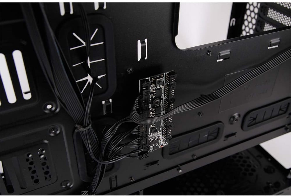 صورة Gamemax ONYX RGB Mid Tower ATX PC Case with 3 x RGB Fan and Tempered Glass Side and Front - Black رقم 3