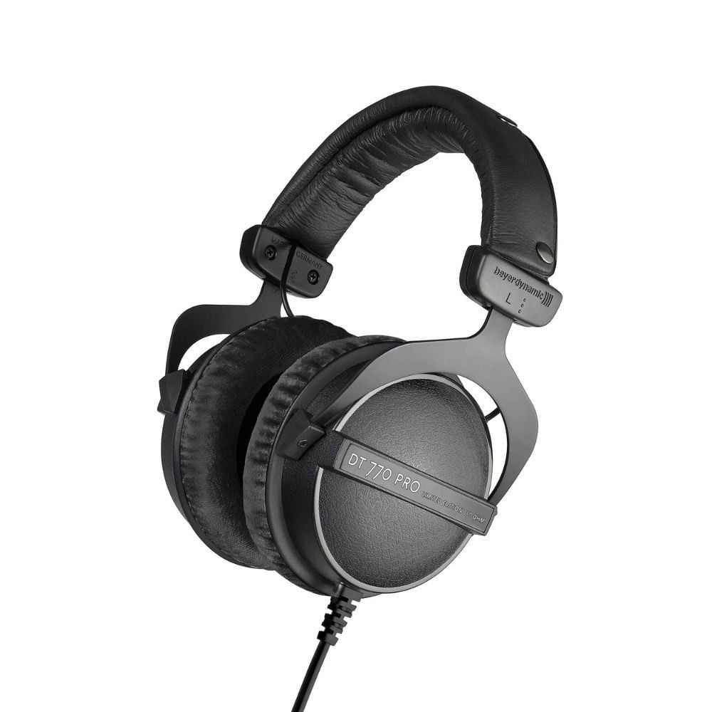 صورة سماعه رأس - beyerdynamic DT 770 PRO 250 Ohm Over-Ear Studio Headphones in Black. Closed Construction, Wired for Studio use
