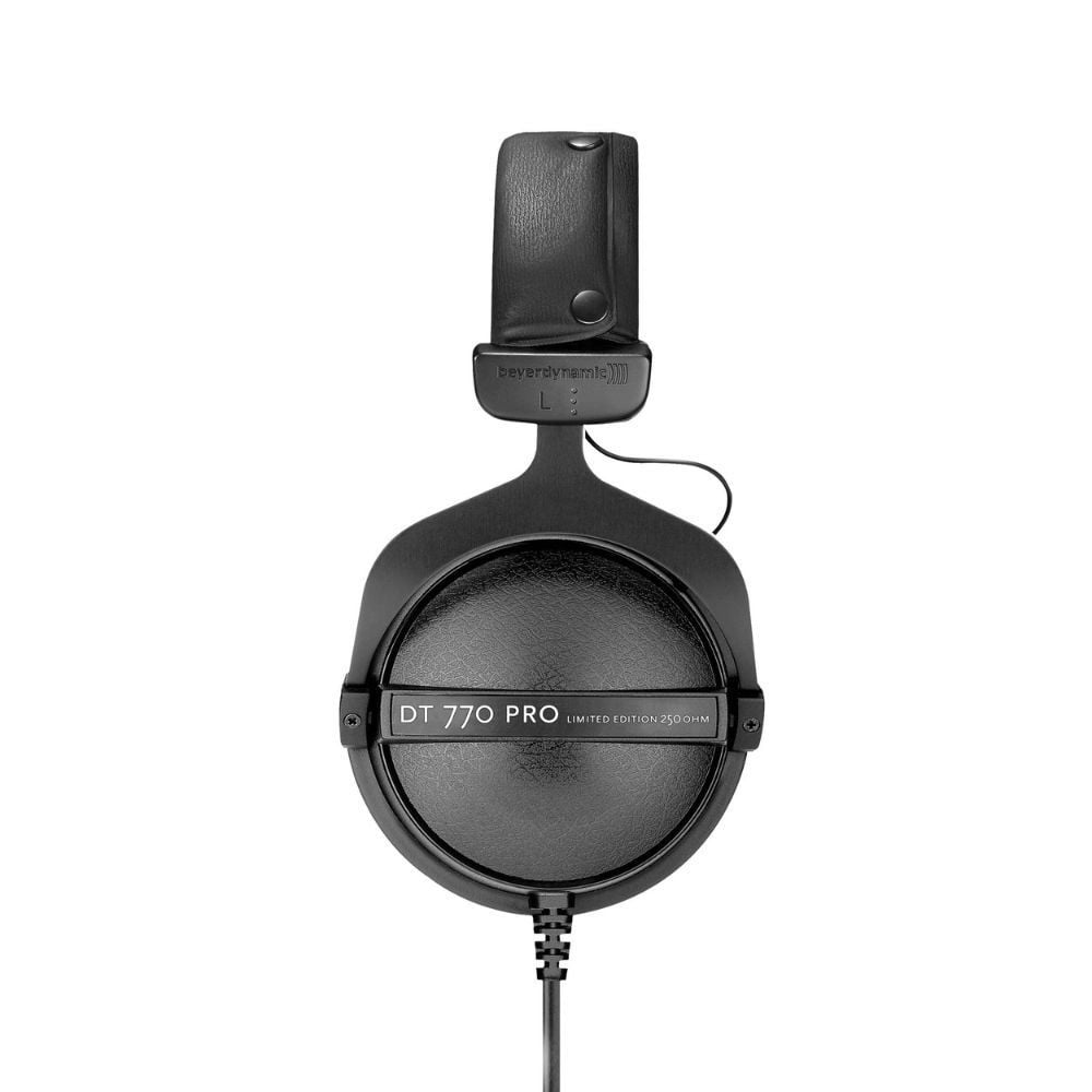 صورة سماعه رأس - beyerdynamic DT 770 PRO 250 Ohm Over-Ear Studio Headphones in Black. Closed Construction, Wired for Studio use رقم 3