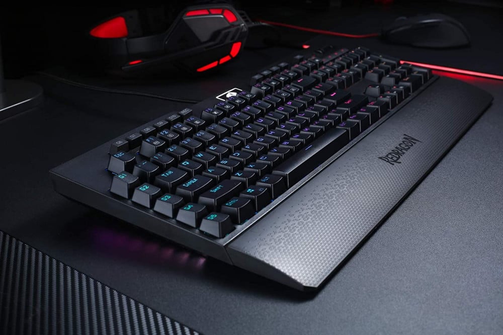 صورة Redragon K586-PRO Brahma RGB Mechanical Gaming Keyboard with Fast Optical Blue Switches, 10 Dedicated Macro Keys, Convenient Media Control, and Detachable Wrist Rest رقم 8